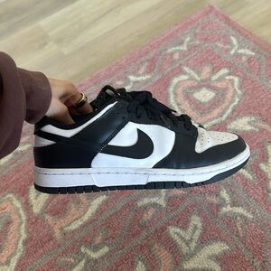 Nike Panda Dunks